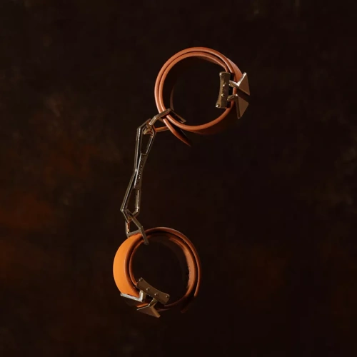 Nina - Luxury Leather Lockink Wrist Restraints [2]