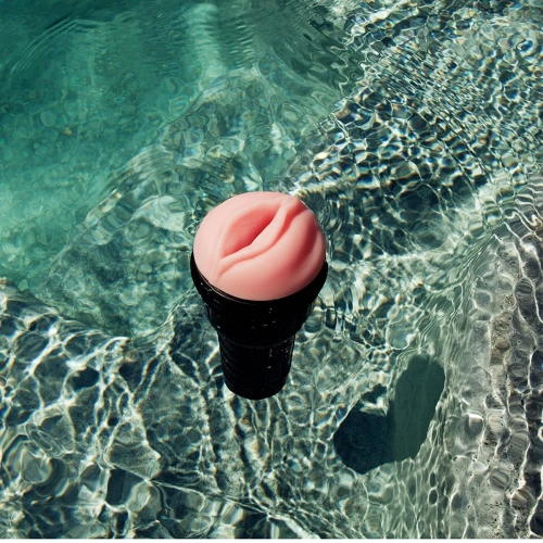 Fleshlight Go Surge Vagina Masturbator [2]